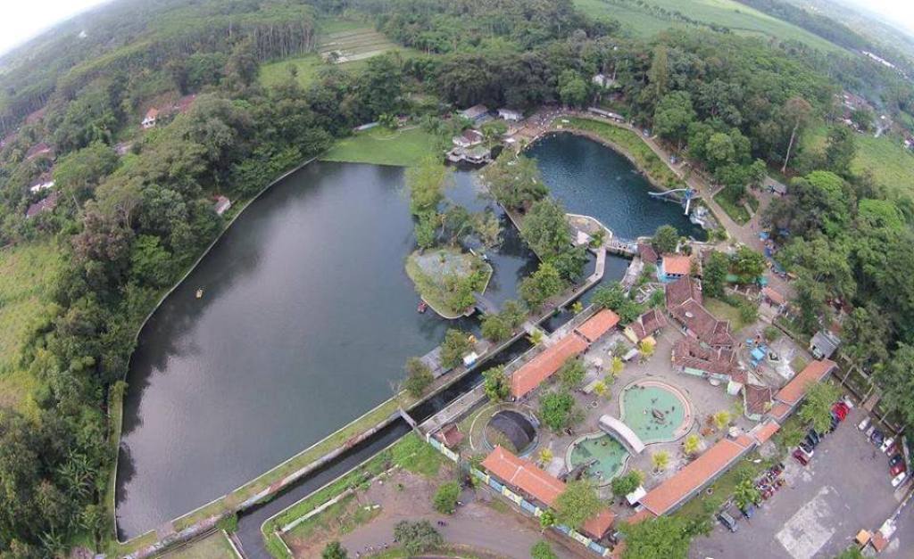 Sumber foto facebook pemandian alam Selokambang